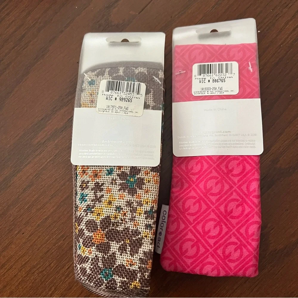 NWT 2 pair Foster Grant Colorcad Readers new with case 2.50